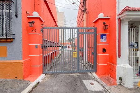 Casa à venda com 143m², 3 quartos e 1 vaga Casa à venda com 143m², 3 quartos e 1 vagaFachada