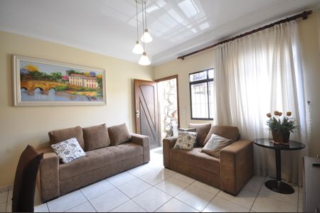 Sala de casa para alugar com 2 quartos, 200m² em Vila Sabrina, São Paulo