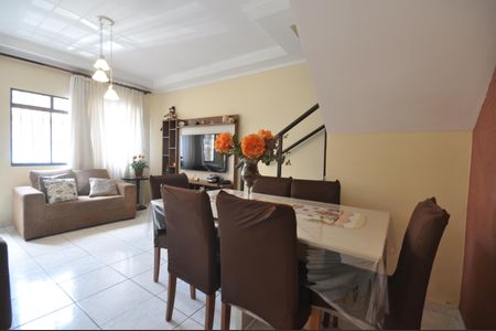 Sala de casa para alugar com 2 quartos, 200m² em Vila Sabrina, São Paulo