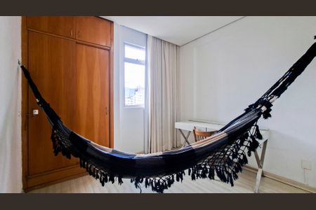 Quarto 2 de apartamento para alugar com 2 quartos, 60m² em Santo Antônio, Belo Horizonte