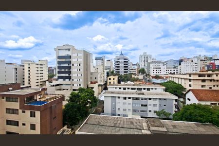 Vista Quarto de apartamento para alugar com 2 quartos, 60m² em Santo Antônio, Belo Horizonte