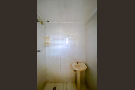 Banheiro de casa para alugar com 1 quarto, 50m² em Vila Invernada, São Paulo