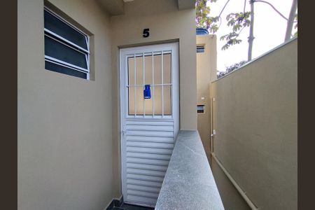 Entrada  de casa para alugar com 1 quarto, 40m² em Vila Brasilina, São Paulo