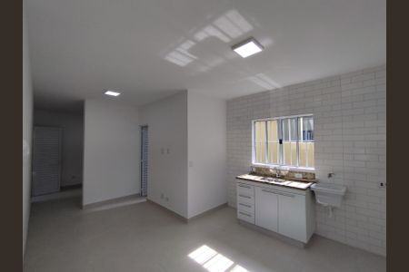 Sala/Cozinha de casa para alugar com 1 quarto, 40m² em Vila Brasilina, São Paulo