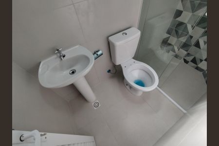 Banheiro - torneira de casa para alugar com 1 quarto, 40m² em Vila Brasilina, São Paulo