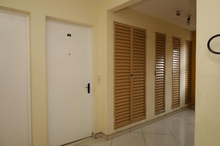 Apartamento para alugar com 58m², 2 quartos e 1 vagaÁrea comum - Saguão do andar