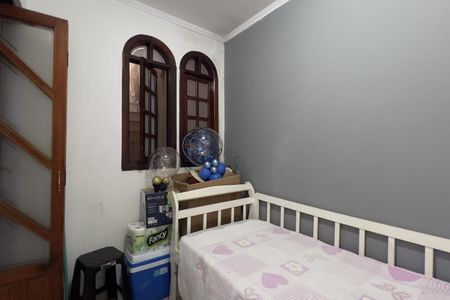 Casa à venda com 154m², 4 quartos e 2 vagas Casa à venda com 154m², 4 quartos e 2 vagasQuarto 5