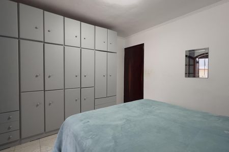 Casa à venda com 154m², 4 quartos e 2 vagas Casa à venda com 154m², 4 quartos e 2 vagasQuarto 4