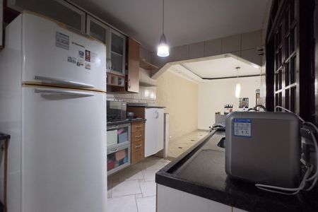 Casa à venda com 154m², 4 quartos e 2 vagas Casa à venda com 154m², 4 quartos e 2 vagasCozinha