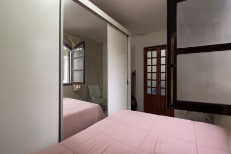 Casa à venda com 154m², 4 quartos e 2 vagas Casa à venda com 154m², 4 quartos e 2 vagasQuarto 2