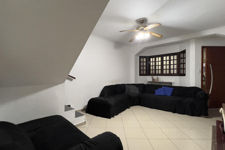 Casa à venda com 154m², 4 quartos e 2 vagas Casa à venda com 154m², 4 quartos e 2 vagasSala