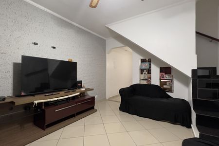 Casa à venda com 154m², 4 quartos e 2 vagas Casa à venda com 154m², 4 quartos e 2 vagasSala