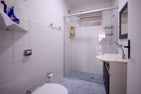 Banheiro  de apartamento para alugar com 1 quarto, 33m² em Liberdade, São Paulo