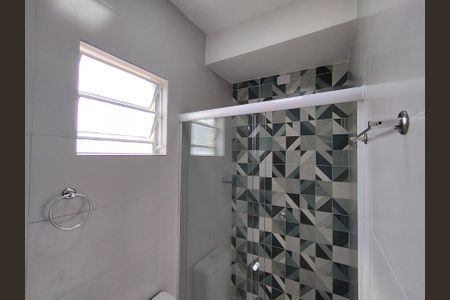 Banheiro - torneira de casa para alugar com 1 quarto, 40m² em Vila Brasilina, São Paulo