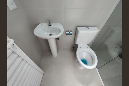 Banheiro - torneira de casa para alugar com 1 quarto, 40m² em Vila Brasilina, São Paulo