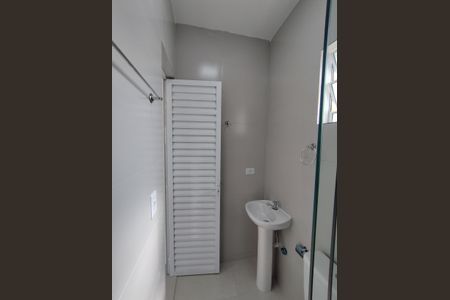 Banheiro - torneira de casa para alugar com 1 quarto, 40m² em Vila Brasilina, São Paulo