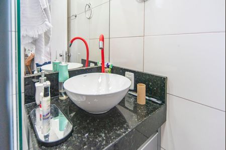 Banheiro  de apartamento para alugar com 2 quartos, 55m² em Vila Lutécia, Santo André