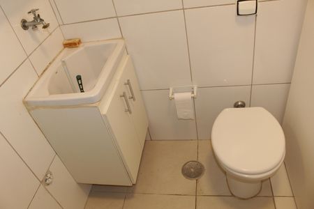 Banheiro Social de kitnet/studio para alugar com 1 quarto, 30m² em Vila Buarque, São Paulo