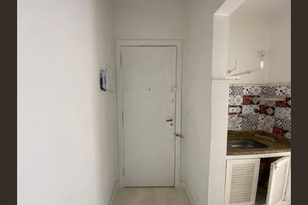 Studio à venda com 25m², 1 quarto e sem vaga Studio à venda com 25m², 1 quarto e sem vagaEntrada
