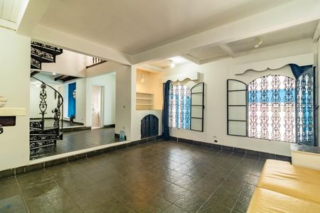 Casa para alugar com 3 quartos, 215m² em Mirandópolis, São Paulo