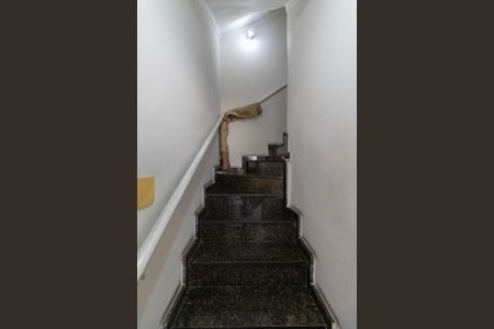 Casa à venda com 180m², 3 quartos e 3 vagasEscada