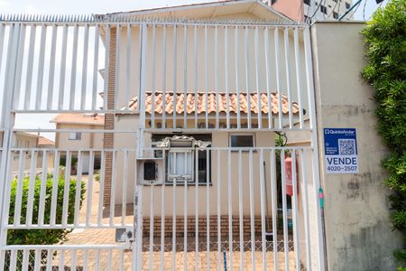 Casa de condomínio à venda com 90m², 2 quartos e 2 vagasFachada