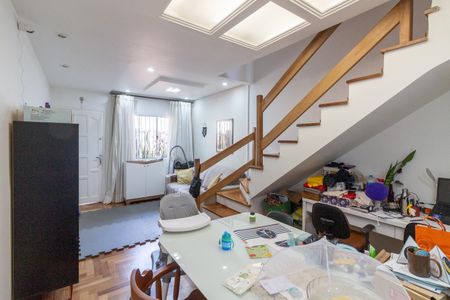 Casa de condomínio à venda com 90m², 2 quartos e 2 vagasSala