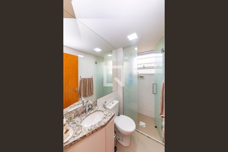 Banheiro de apartamento para alugar com 1 quarto, 37m² em Buritis, Belo Horizonte