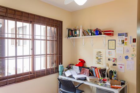 Casa à venda com 153m², 4 quartos e 2 vagas Casa à venda com 153m², 4 quartos e 2 vagasQuarto 2