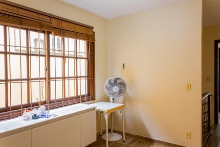 Casa à venda com 153m², 4 quartos e 2 vagas Casa à venda com 153m², 4 quartos e 2 vagasCorredor