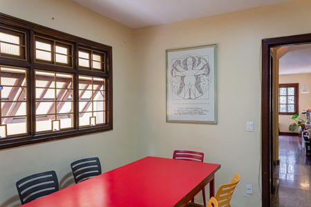 Casa à venda com 153m², 4 quartos e 2 vagas Casa à venda com 153m², 4 quartos e 2 vagasSala de Jantar