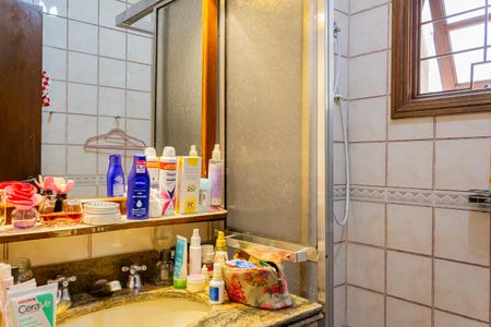 Casa à venda com 153m², 4 quartos e 2 vagas Casa à venda com 153m², 4 quartos e 2 vagasBanheiro Social