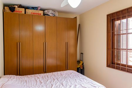 Casa à venda com 153m², 4 quartos e 2 vagas Casa à venda com 153m², 4 quartos e 2 vagasQuarto 2