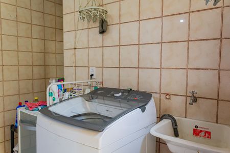 Casa à venda com 153m², 4 quartos e 2 vagas Casa à venda com 153m², 4 quartos e 2 vagasÁrea de Serviço