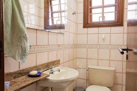 Casa à venda com 153m², 4 quartos e 2 vagas Casa à venda com 153m², 4 quartos e 2 vagasLavabo