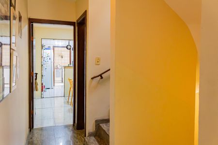 Casa à venda com 153m², 4 quartos e 2 vagas Casa à venda com 153m², 4 quartos e 2 vagasHall