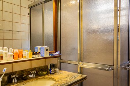 Casa à venda com 153m², 4 quartos e 2 vagas Casa à venda com 153m², 4 quartos e 2 vagasBanheiro da Suíte