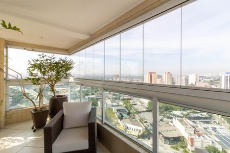 Apartamento à venda com 165m², 3 quartos e 3 vagasVaranda da Suíte 1