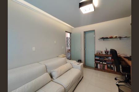 Casa de condomínio à venda com 320m², 4 quartos e 6 vagas Casa de condomínio à venda com 320m², 4 quartos e 6 vagasSuíte 3