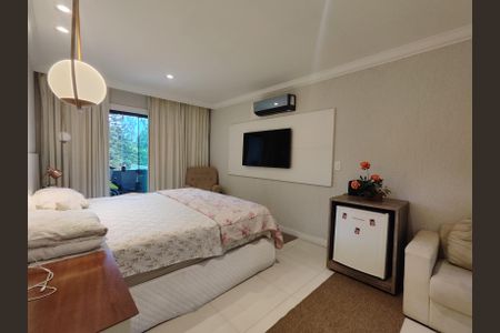 Casa de condomínio à venda com 320m², 4 quartos e 6 vagas Casa de condomínio à venda com 320m², 4 quartos e 6 vagasSuíte 1