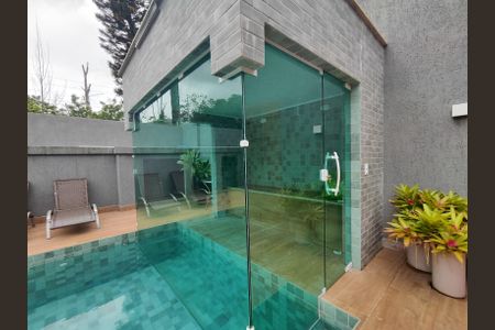 Casa de condomínio à venda com 320m², 4 quartos e 6 vagas Casa de condomínio à venda com 320m², 4 quartos e 6 vagasÁrea externa