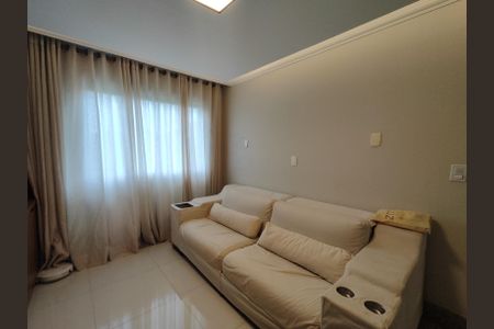 Casa de condomínio à venda com 320m², 4 quartos e 6 vagas Casa de condomínio à venda com 320m², 4 quartos e 6 vagasSuíte 3