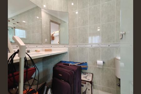 Casa de condomínio à venda com 320m², 4 quartos e 6 vagas Casa de condomínio à venda com 320m², 4 quartos e 6 vagasBanheiro da Suíte 3