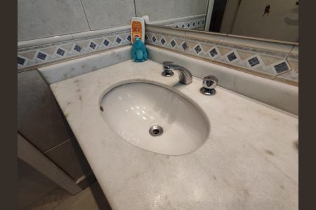 Casa de condomínio à venda com 320m², 4 quartos e 6 vagas Casa de condomínio à venda com 320m², 4 quartos e 6 vagasBanheiro da Suíte 4