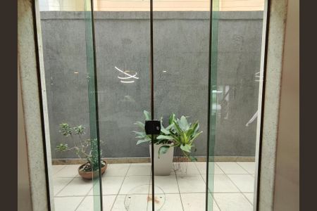 Casa de condomínio à venda com 320m², 4 quartos e 6 vagas Casa de condomínio à venda com 320m², 4 quartos e 6 vagasÁrea externa