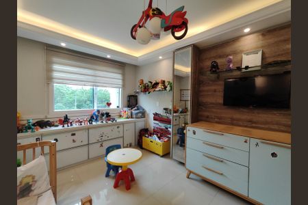 Casa de condomínio à venda com 320m², 4 quartos e 6 vagas Casa de condomínio à venda com 320m², 4 quartos e 6 vagasSuíte 4