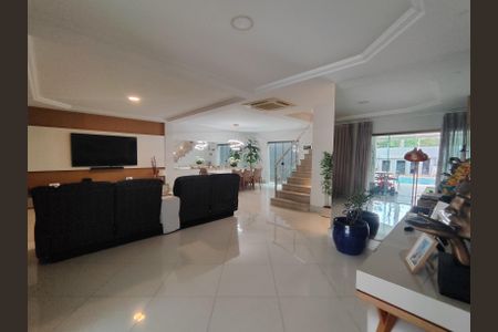 Sala de casa de condomínio à venda com 4 quartos, 320m² em Barra da Tijuca, Rio de Janeiro