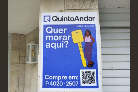 Casa de condomínio à venda com 320m², 4 quartos e 6 vagas Casa de condomínio à venda com 320m², 4 quartos e 6 vagasPlaquinha