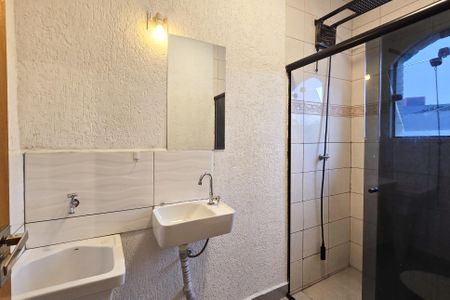 Banheiro Social de kitnet/studio para alugar com 1 quarto, 16m² em Assunção, São Bernardo do Campo