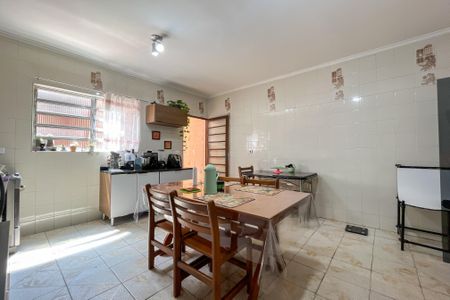 Casa à venda com 161m², 3 quartos e 2 vagas Casa à venda com 161m², 3 quartos e 2 vagasCozinha